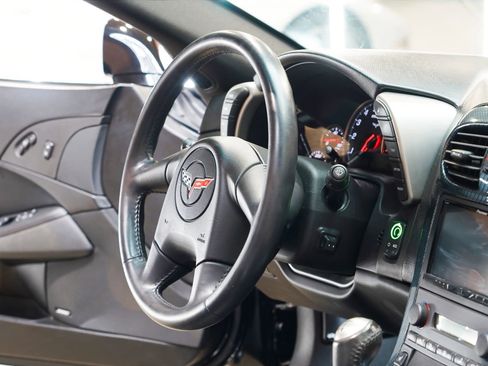 Used 2005 Chevrolet Corvette Convertible w/ Preferred Equipment Group RWD image 53