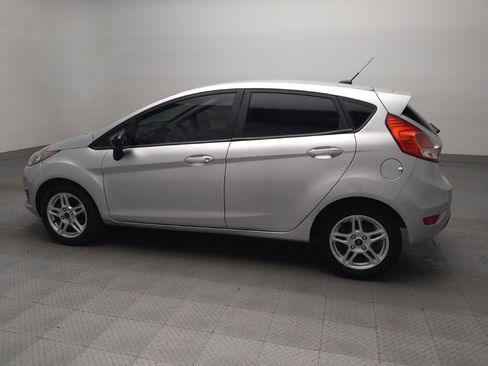 Used 2018 Ford Fiesta SE image 3