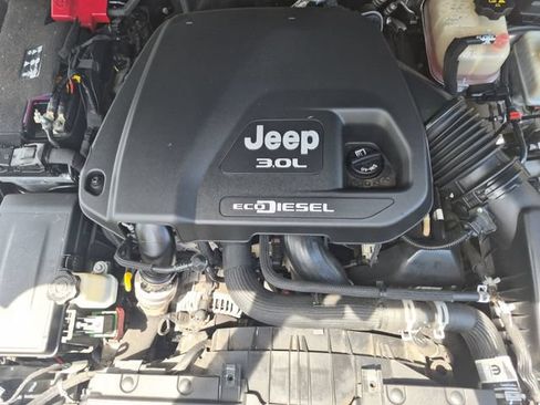 Used 2021 Jeep Wrangler Unlimited Rubicon AWD/4WD image 29