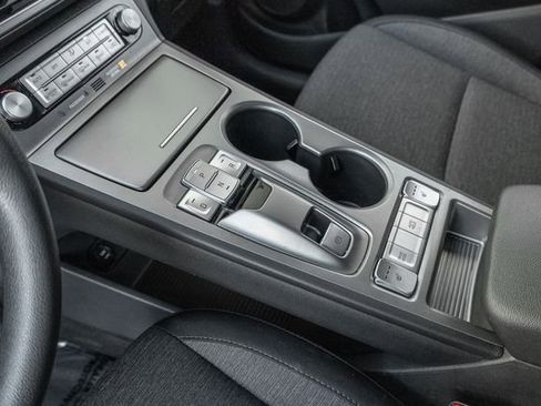 Used 2023 Hyundai Kona SE image 11