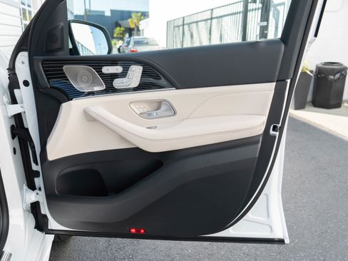 Used 2026 Mercedes-Benz GLE 450e 4MATIC image 33