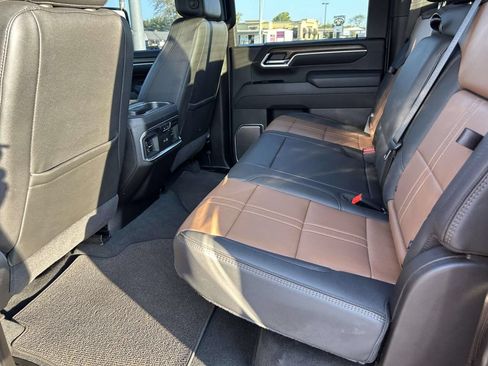 Used 2025 Chevrolet Silverado 2500 High Country w/ High Country Premium Package AWD/4WD image 12