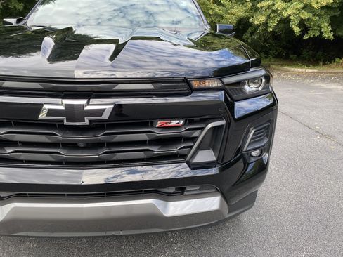 Used 2026 Chevrolet Colorado Z71 w/ Technology Package AWD/4WD image 14
