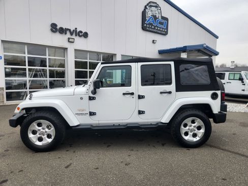 Used 2013 Jeep Wrangler Unlimited Sahara w/ Connectivity Group image 8