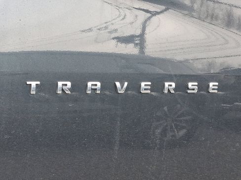 Used 2019 Chevrolet Traverse LT image 8