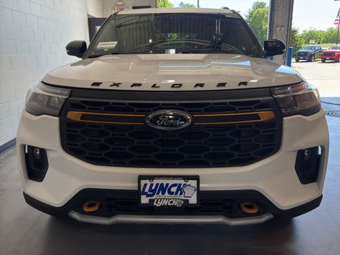 Used 2026 Ford Explorer Tremor w/ Tremor Ultimate Package AWD/4WD image 8