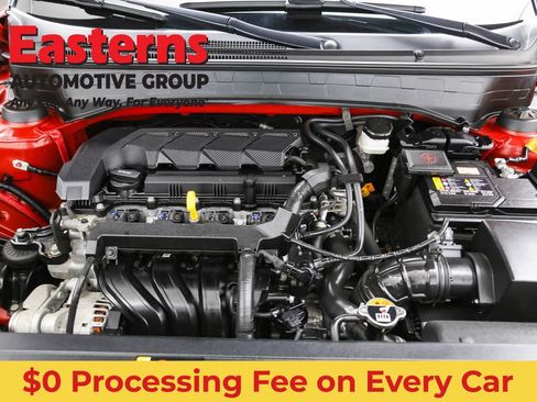 Used 2023 Hyundai Venue Limited FWD image 7