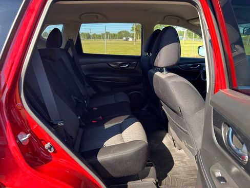 Used 2017 Nissan Rogue SV AWD/4WD image 26