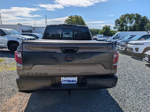 Used 2022 Nissan Titan PRO-4X w/ Pro-4x Convenience Package AWD/4WD image 4