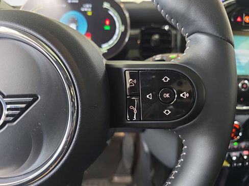 Used 2024 MINI Cooper SE image 21