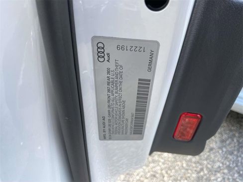 Used 2024 Audi A6 Premium Plus image 11