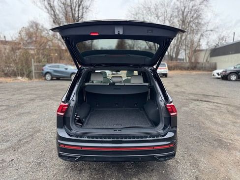 Used 2024 Volkswagen Tiguan SE R-Line image 24