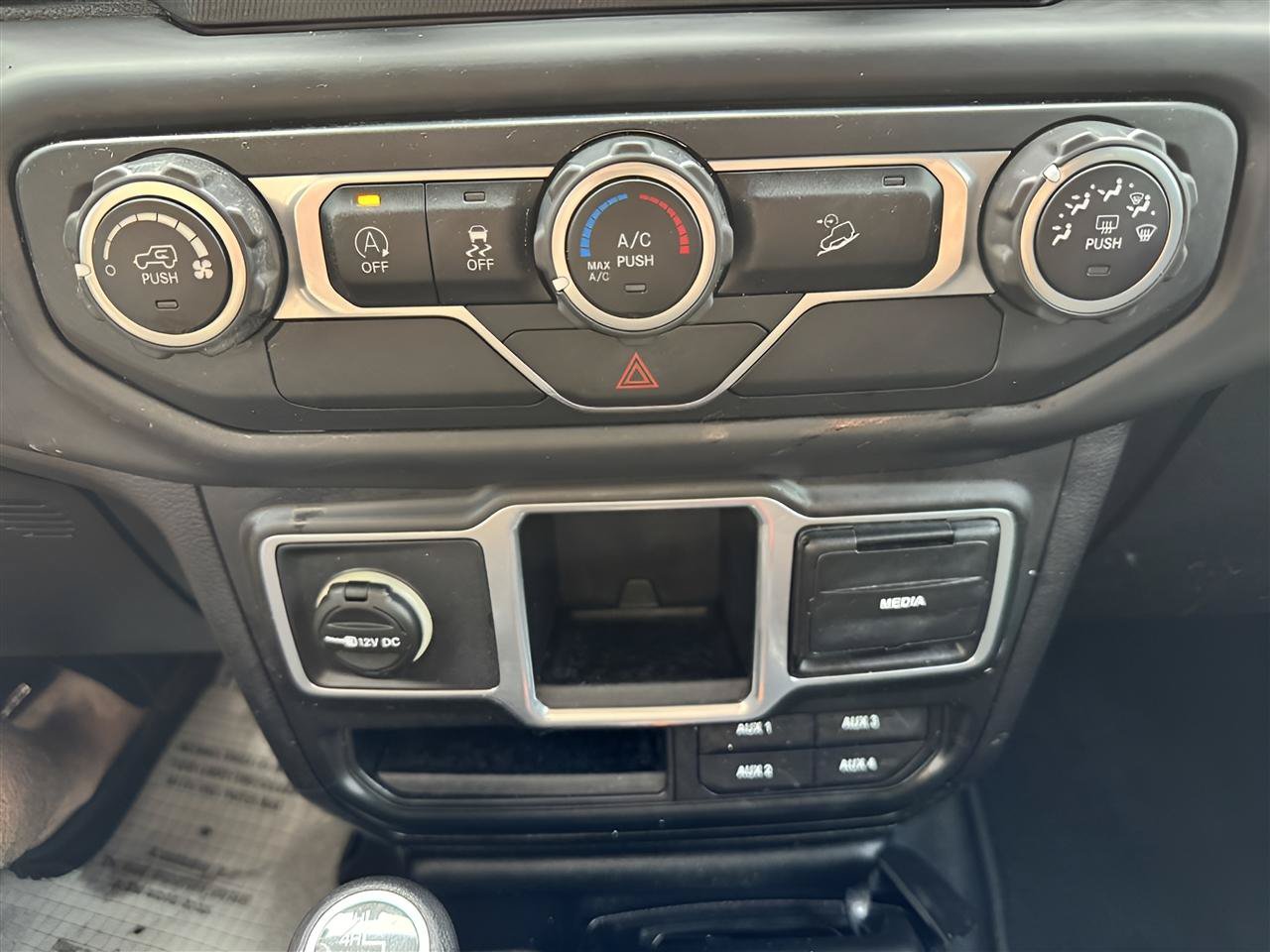 Used 2018 Jeep Wrangler Unlimited Sport AWD/4WD image 25