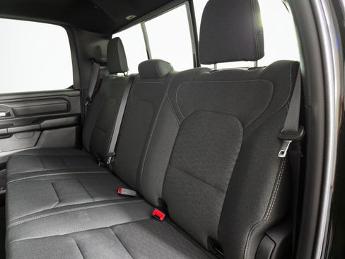 New 2026 RAM 1500 Express AWD/4WD image 39