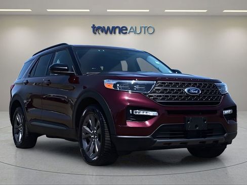 Used 2022 Ford Explorer XLT w/ Equipment Group 202A AWD/4WD image 7