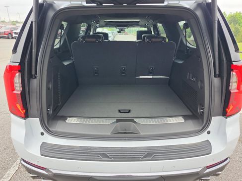 New 2026 GMC Yukon XL Denali Ultimate AWD/4WD image 9