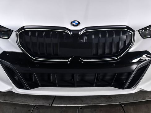 Used 2024 BMW 530i xDrive w/ M Sport Package AWD/4WD image 9
