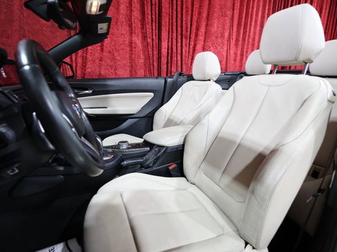 Used 2016 BMW M235i Convertible image 15