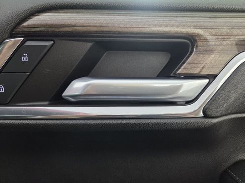 Used 2024 Chevrolet Silverado 1500 LT image 18