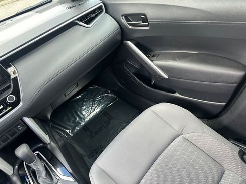 Used 2024 Toyota Corolla Cross AWD Hybrid image 20