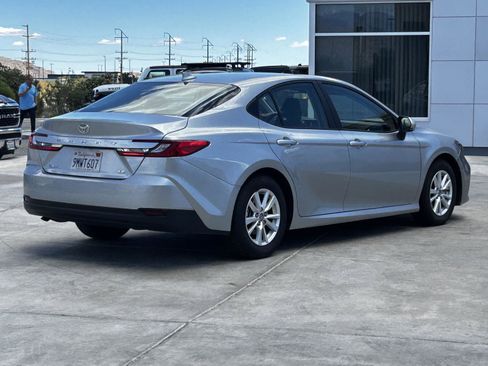 Used 2025 Toyota Camry LE FWD image 8