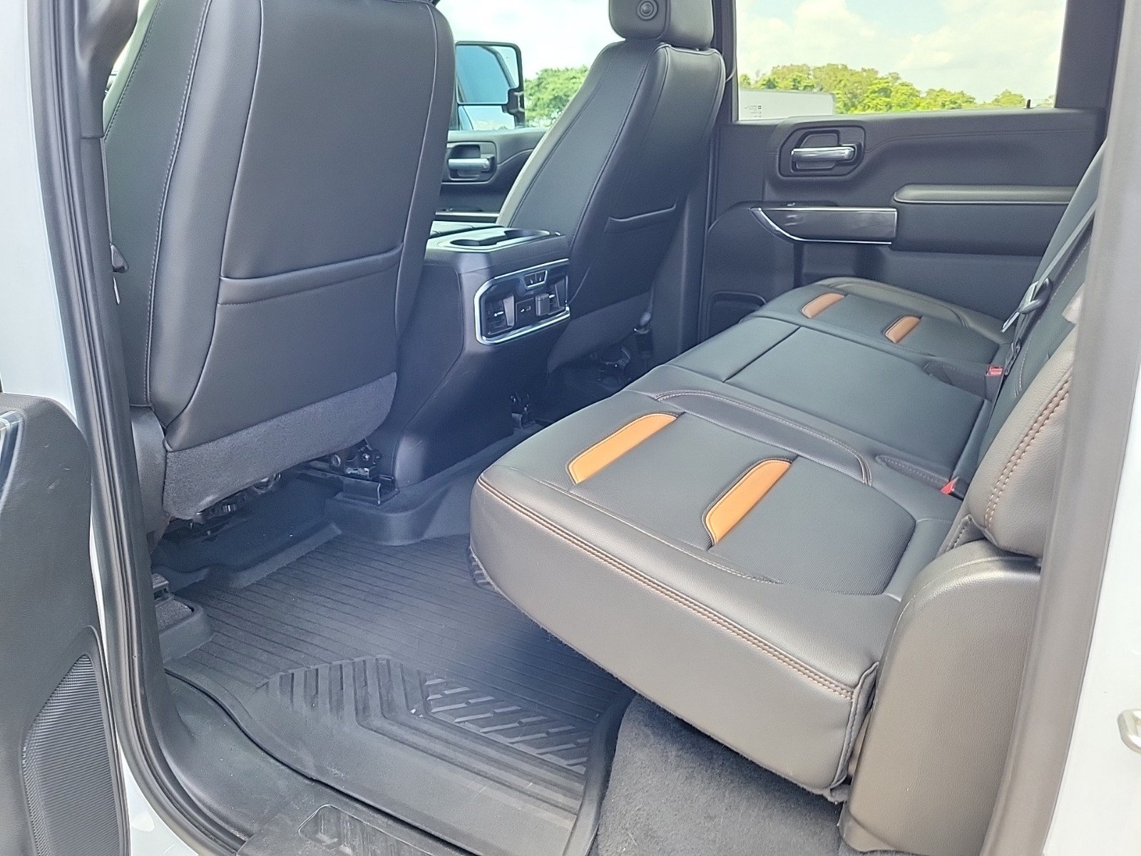 Used 2020 GMC Sierra 2500 AT4 w/ AT4 Premium Package AWD/4WD image 12