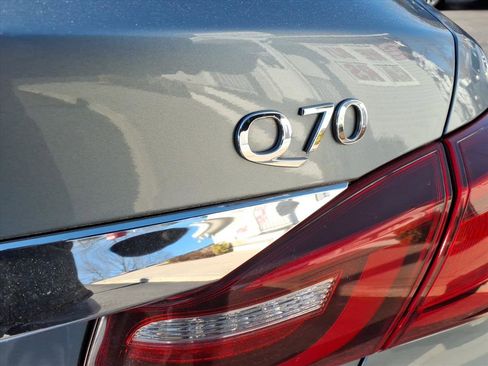 Used 2016 INFINITI Q70 3.7 image 12