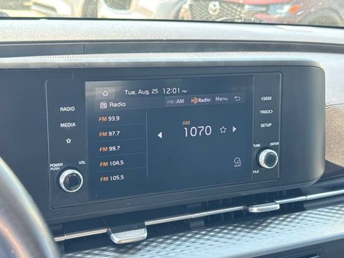 Used 2022 Kia Carnival LX FWD image 20
