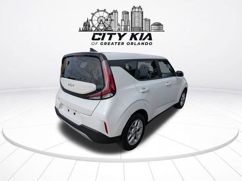 Certified 2025 Kia Soul LX w/ LX Technology Package FWD image 6