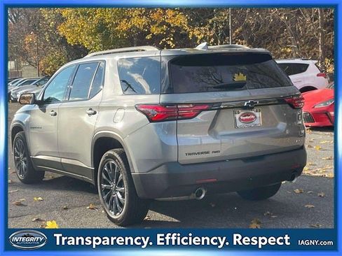 Used 2023 Chevrolet Traverse RS image 8