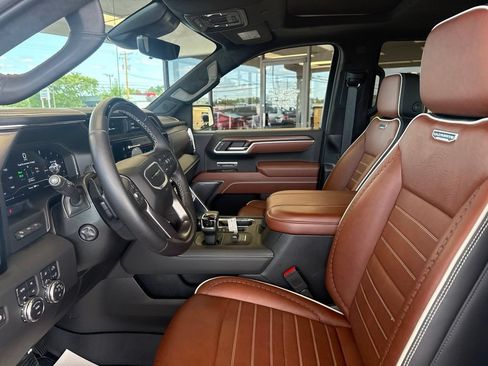 Used 2025 GMC Sierra 1500 Denali Ultimate AWD/4WD image 11