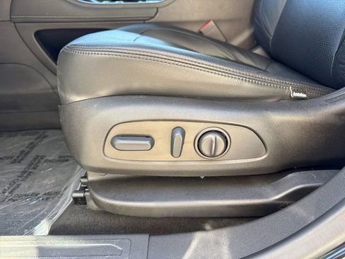 Used 2023 GMC Acadia SLE w/ Driver Convenience Package image 17