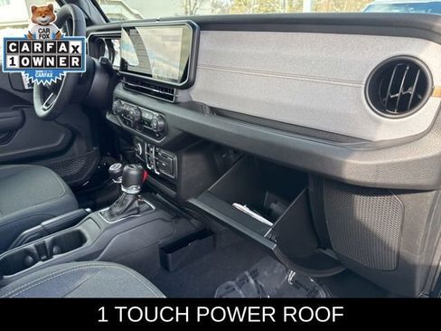 Used 2025 Jeep Wrangler Sport S image 30