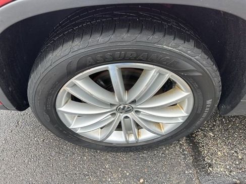 Used 2016 Volkswagen Tiguan SE image 10