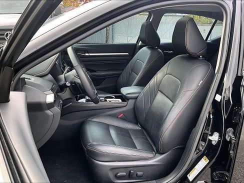 Certified 2023 Nissan Altima 2.0 SR image 7