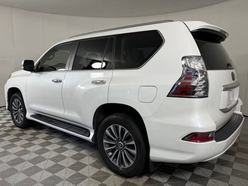 Used 2022 Lexus GX 460 Luxury w/ Accessory Package AWD/4WD image 4