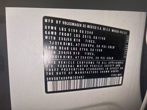 Used 2023 Volkswagen Tiguan SE image 14