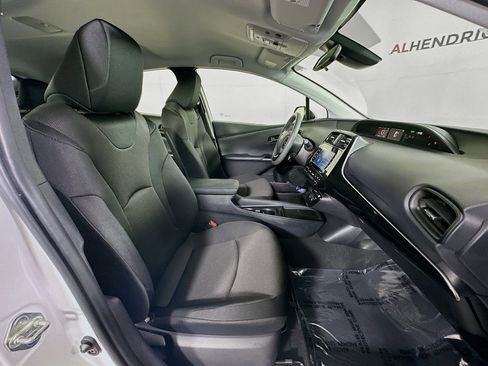 Used 2022 Toyota Prius L Eco image 28