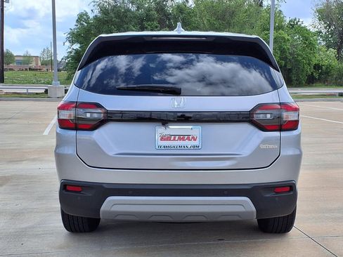 Used 2025 Honda Pilot EX-L image 6