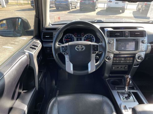 Used 2016 Toyota 4Runner Limited image 10