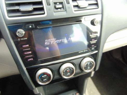 Used 2018 Subaru Forester 2.5i Premium AWD/4WD image 18