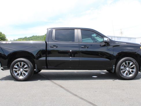 Used 2023 Chevrolet Silverado 1500 LT AWD/4WD image 6