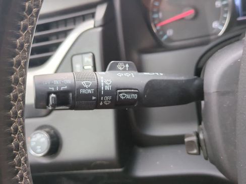 Used 2015 Chevrolet Tahoe LTZ AWD/4WD image 28