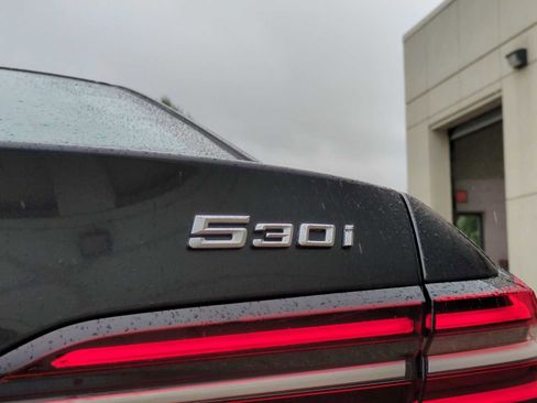 Used 2025 BMW 530i xDrive w/ Premium Package image 13