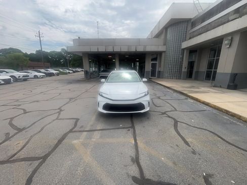 Used 2025 Toyota Camry LE FWD image 16