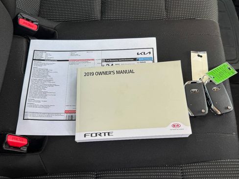Used 2019 Kia Forte LXS FWD image 27