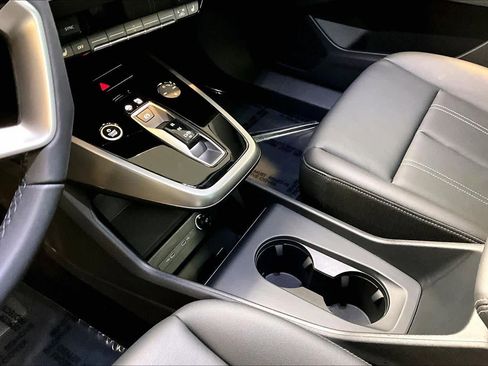 Used 2025 Audi Q4 e-tron Premium Plus w/ Premium Plus image 16