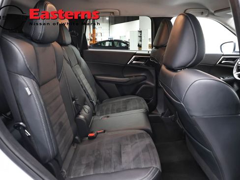 Used 2024 Mitsubishi Outlander AWD image 21