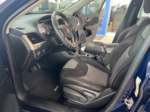 Used 2014 Jeep Cherokee Sport AWD/4WD image 13