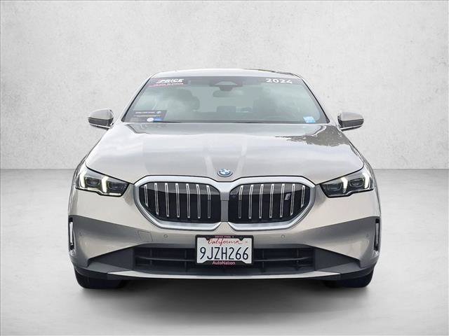 Used 2024 BMW i5 eDrive40i w/ Premium Package RWD image 2